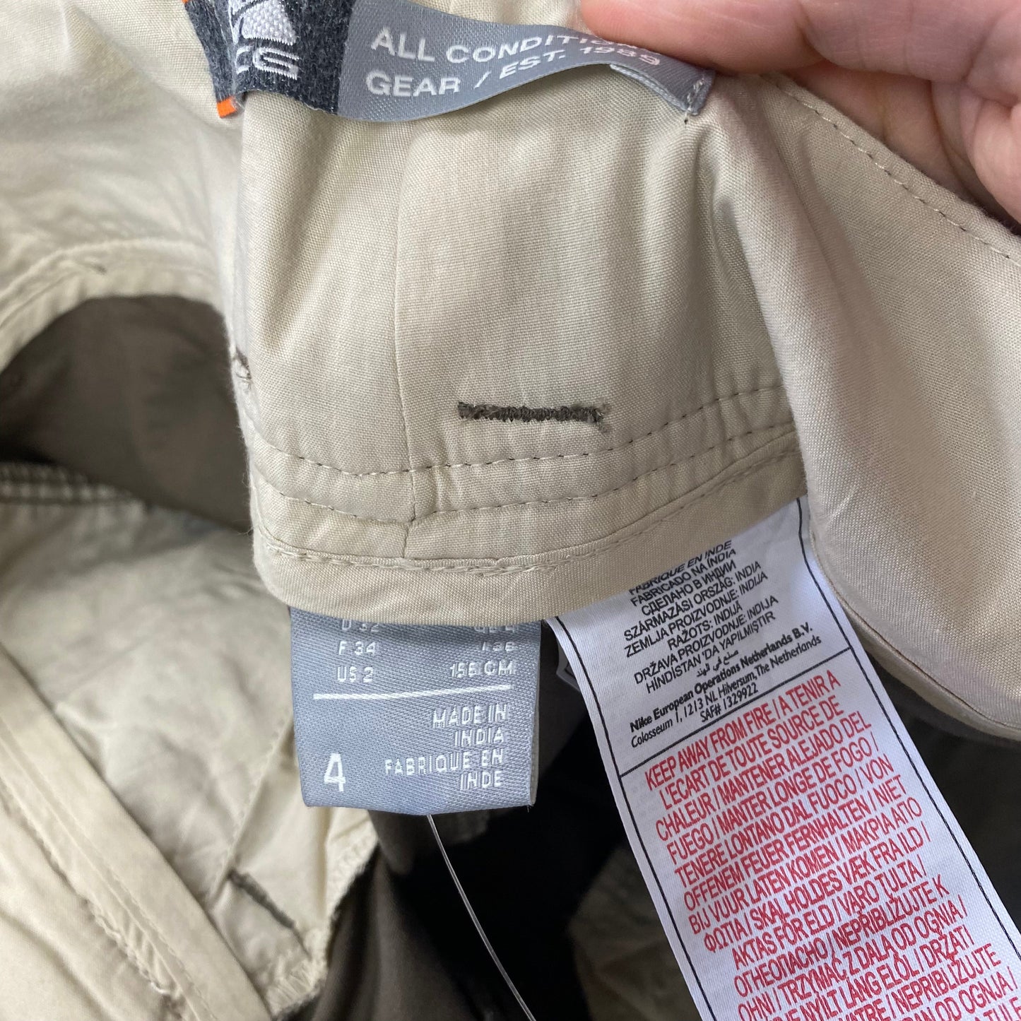 00s Nike ACG Cargo Trousers Joggers Brown XS