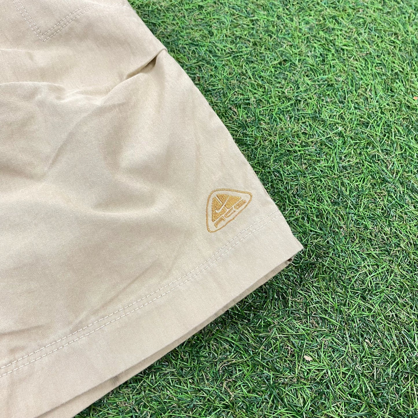90s Nike ACG Belted Cargo Shorts Brown Large